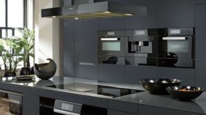 Miele Kochinsel schwarz mit Einbauwand