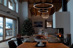 Kröll.Winkel chalet projekt Esstisch