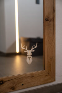 Eichen Spiegel mit Hirsch Kröll.Winkel