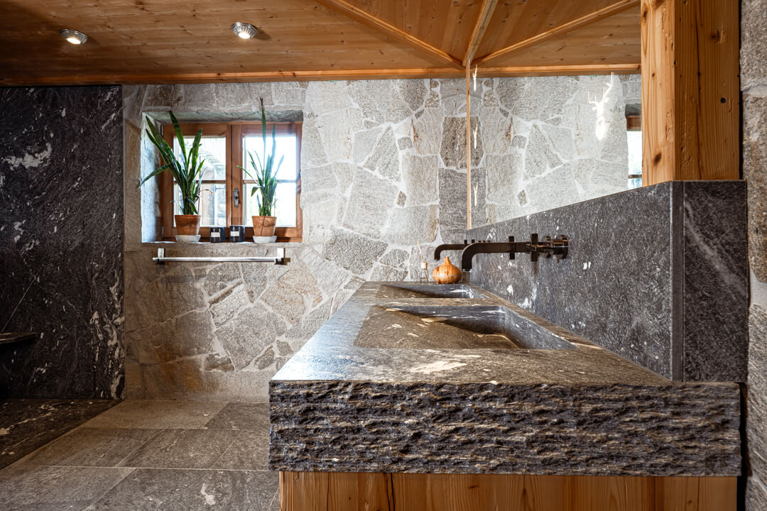 Naturstein Waschbecken Bruchkante
