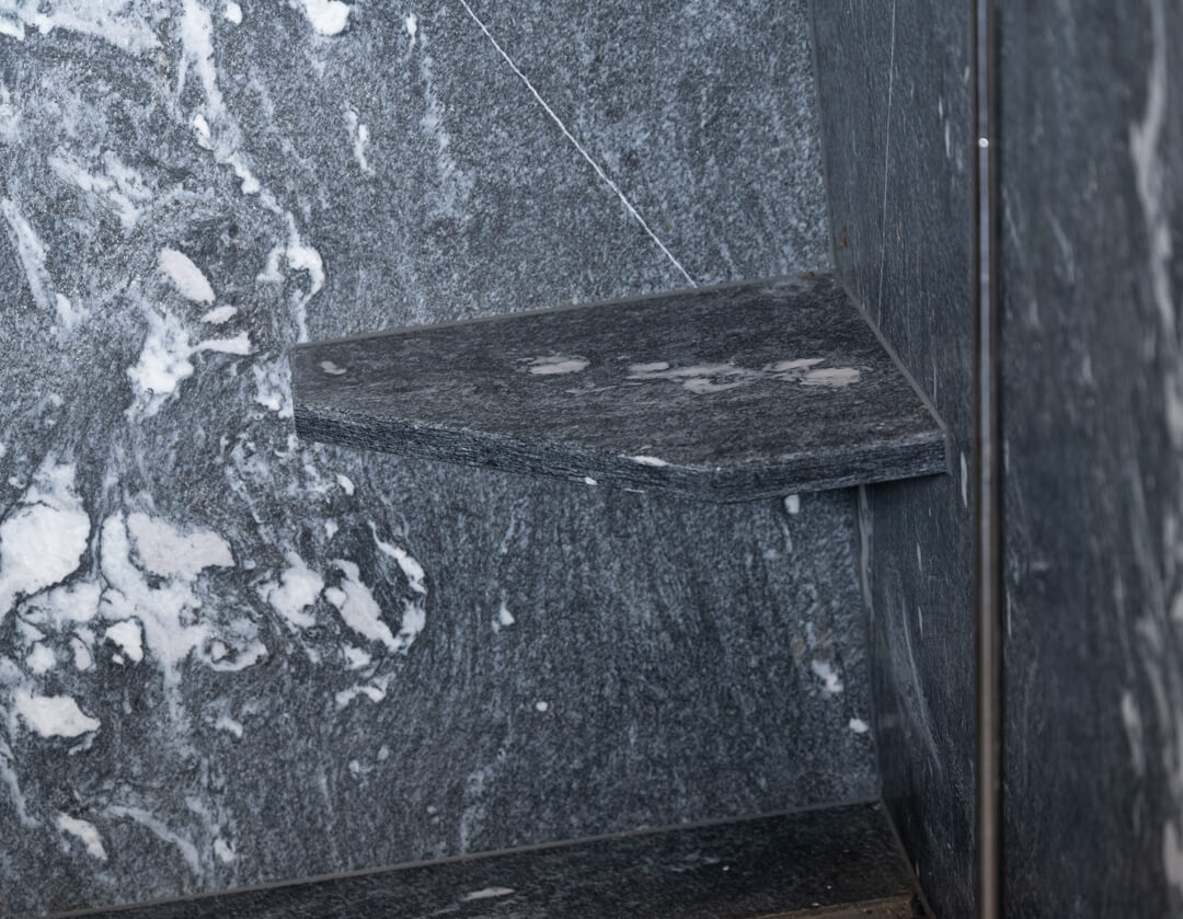 Stein Bank Dusche