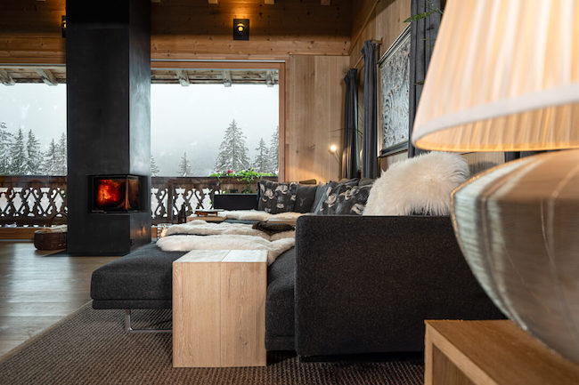 Chalet Wohnzimmer Eichenholz mit Ausblick