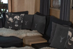 Lodensofa und kissen
