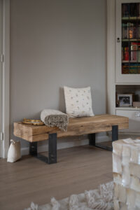 Massive Eichenbank mit Stahlfüßen