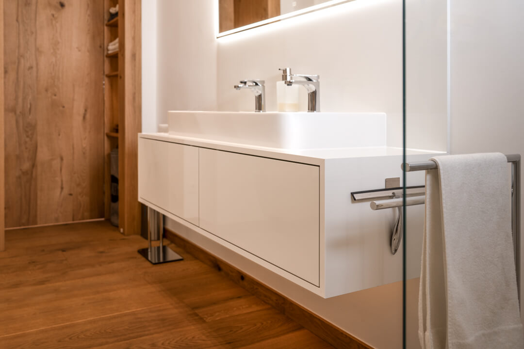 Hochglanz Badezimmer Möbel