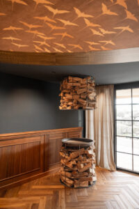 Champagner Kühler Stahl im Holzturm