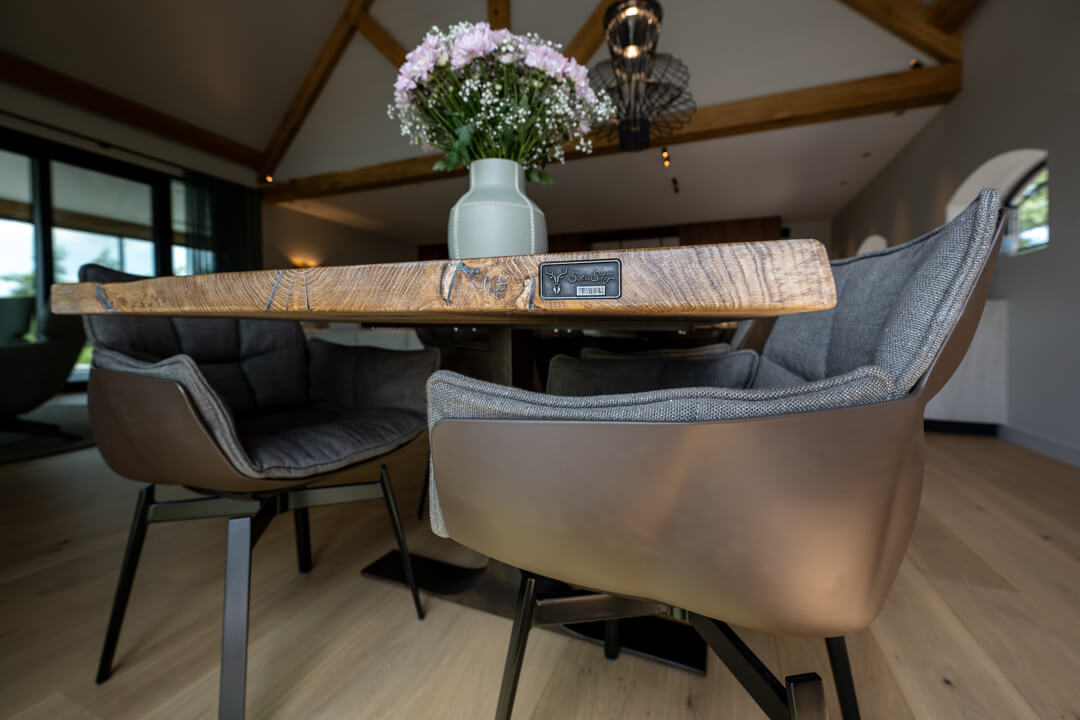 Silver Stag Eichenholz Tisch