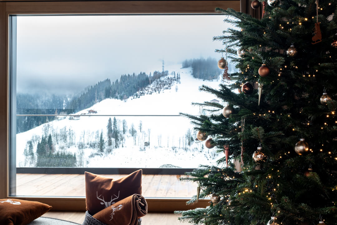 Chalet projekt Weihnachtsbaum, mit Glasstür und Aussicht