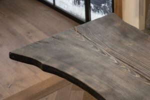 Japanisch verkohlter Holztisch