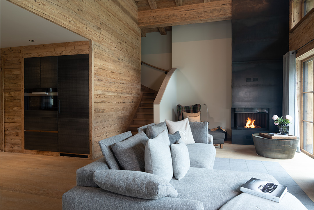 Chalet Interieur Wohnzimmer mit Kamin